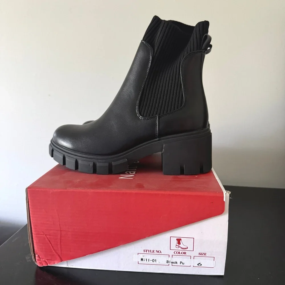 Nature Breeze Mill‎ Black Faux Leather Lug Sole Chelsea Ankle Boots Womens 6 NIB